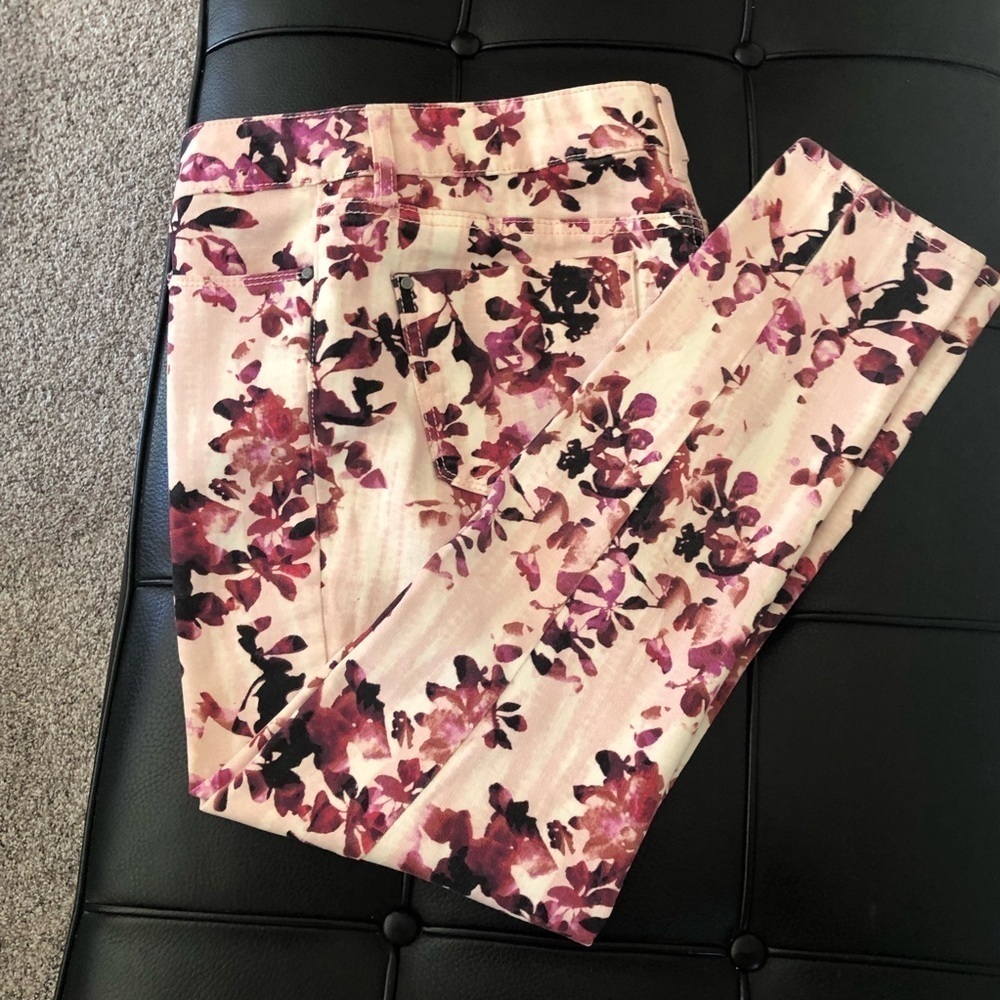 DKNY JEGGINGS/ pink burgundy floral/ just like pants/ Size 6 - Picture 10 of 13